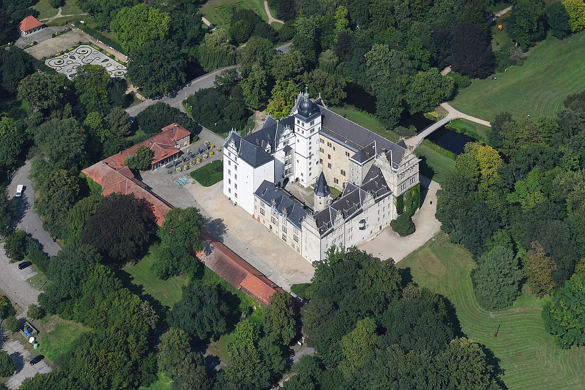 Wolfsburg Castle - Wikipedia Wolfsburg Castle - Wikipedia