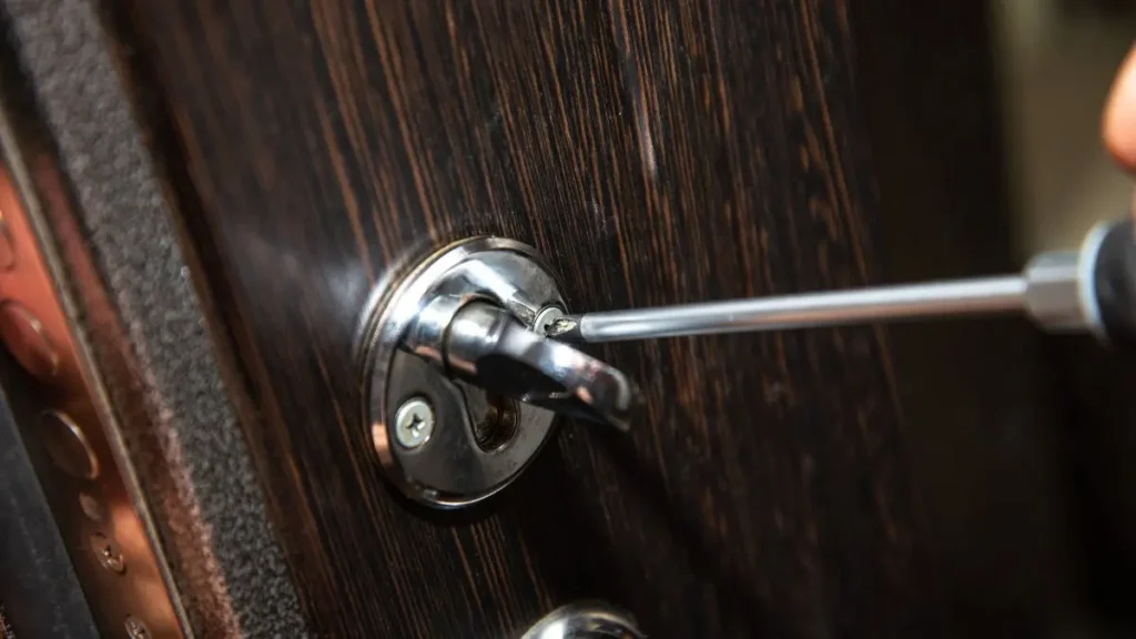 Kostenunterschiede je nach Türart und Einsatzort (Eingangstür, Wohnung, Mehrfamilienhaus)