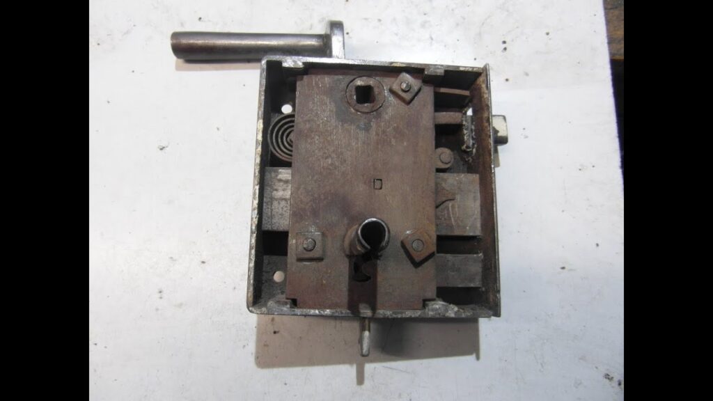 Kastenschloss , Kittertorschloss Feder gebrochen erneuern Tutorials Video 1253 -